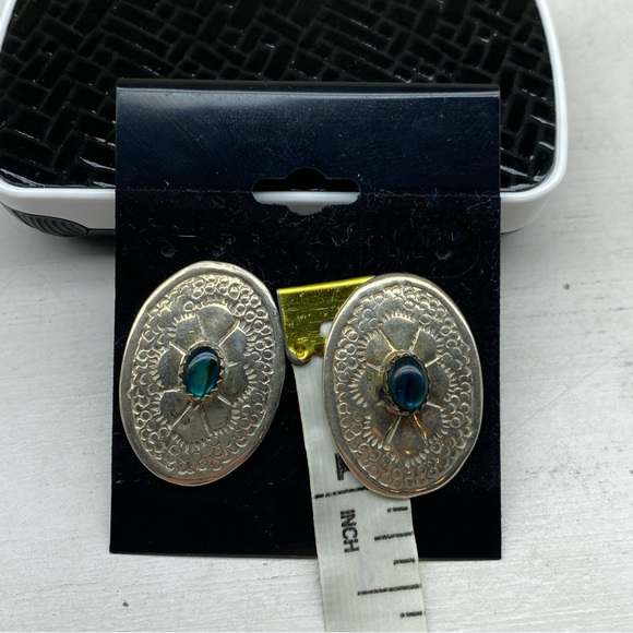 Middle Eastern Sterling Silver Hammered Sheild Earrings With Abalone Set Stones - Picture 4 of 7